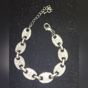 🆕️  Austrian Crystal Mariner Link Bracelet in Silvertone 7.5 In